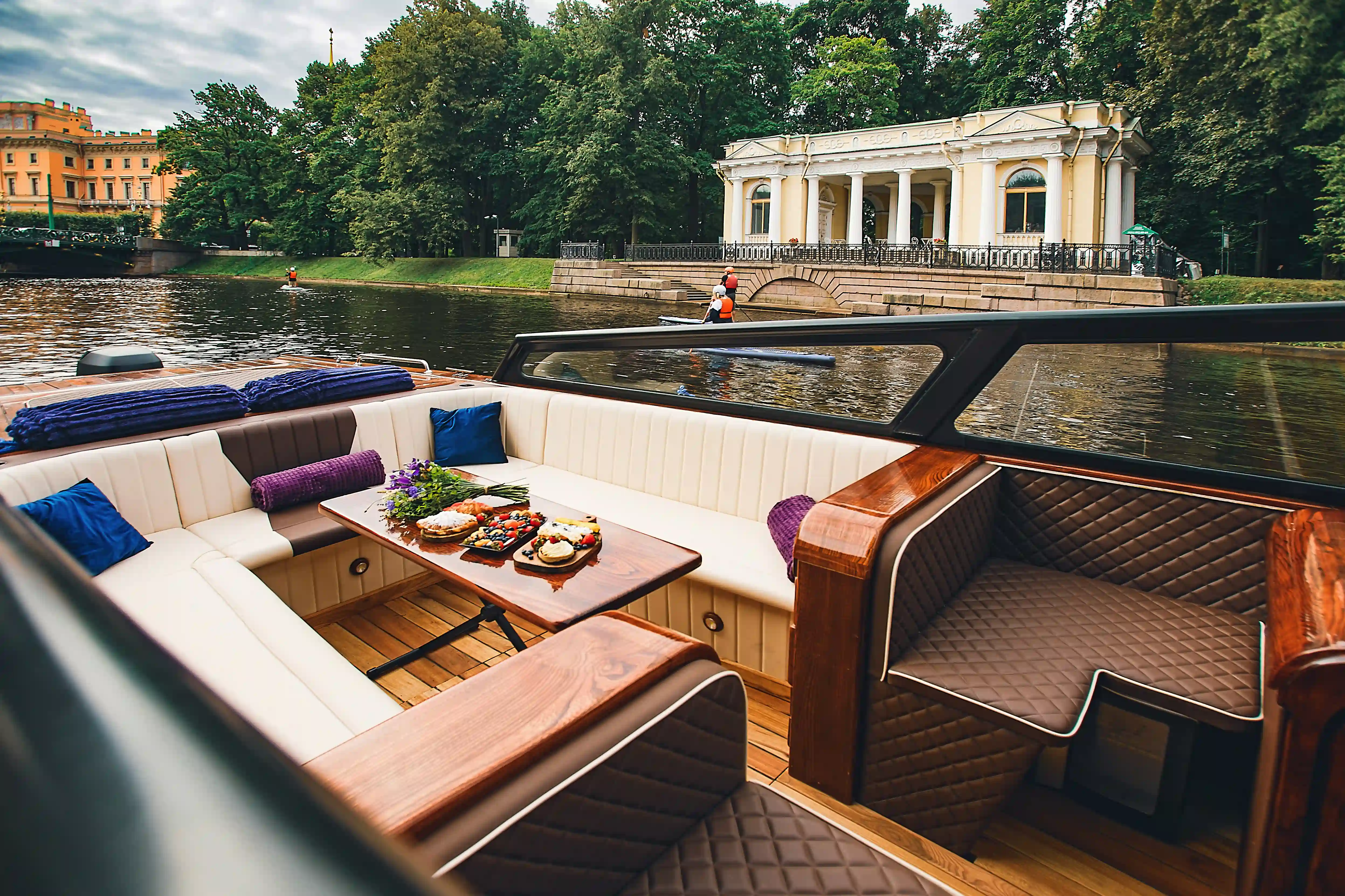 Катер Blueberry image- 7